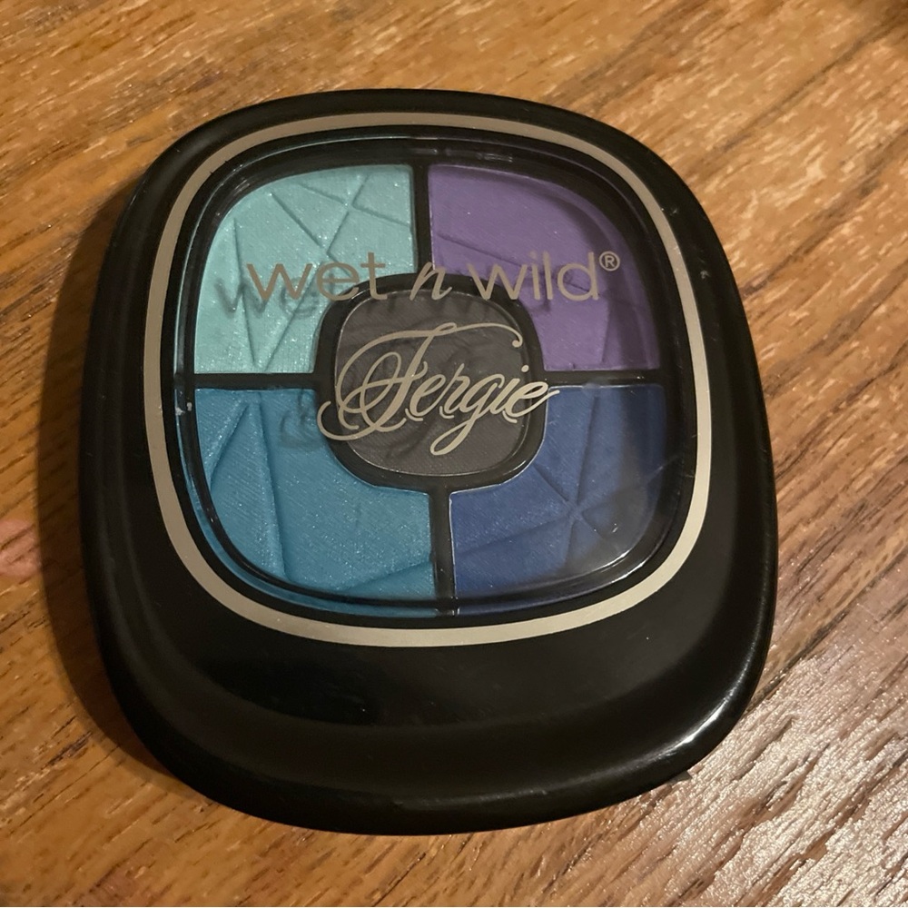 Wet n Wild Fergie Eyeshadow Palette - Maldives Sky